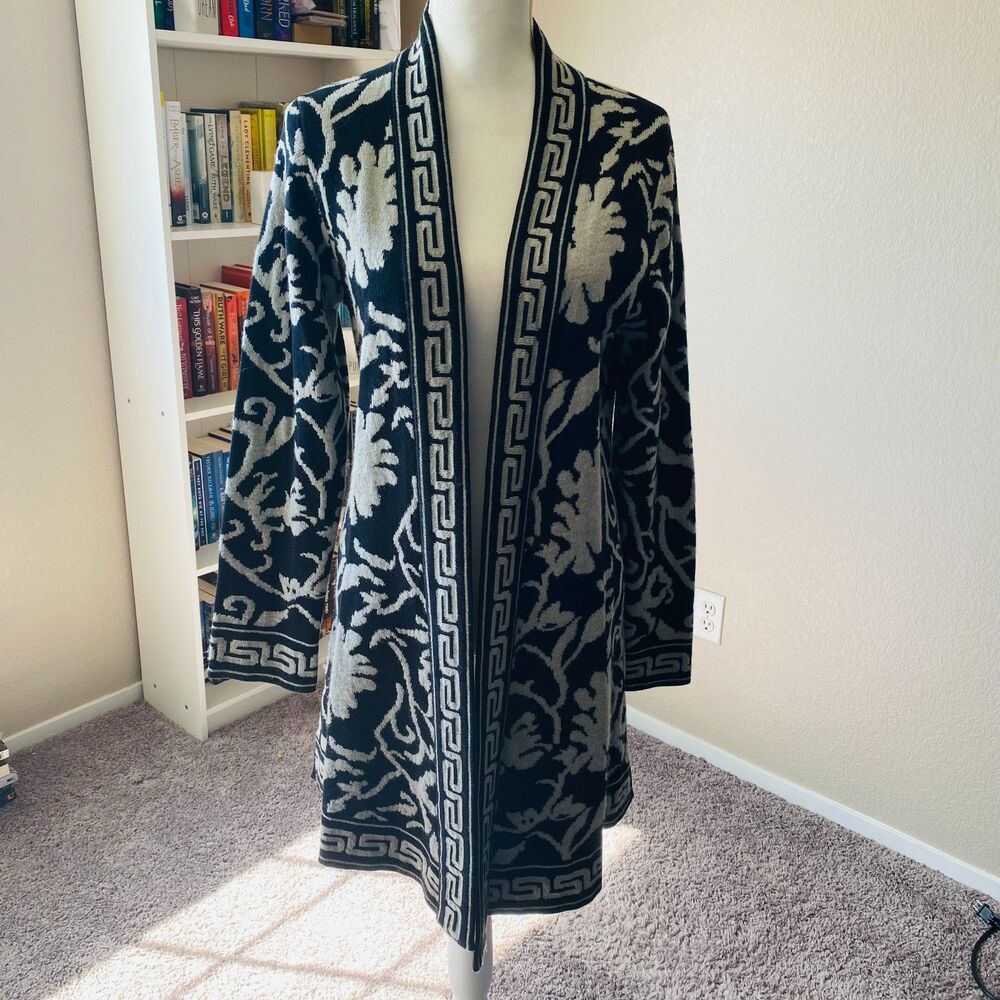 SOFT SURROUNDINGS Bistro Gray Black Floral Greek Key Open Front Cardigan Medium